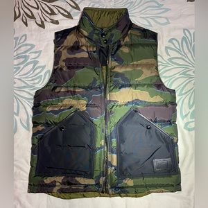 COACH Camo reversible vest. PAYMENTS ONLY THRU POSHMARK. Thank You.